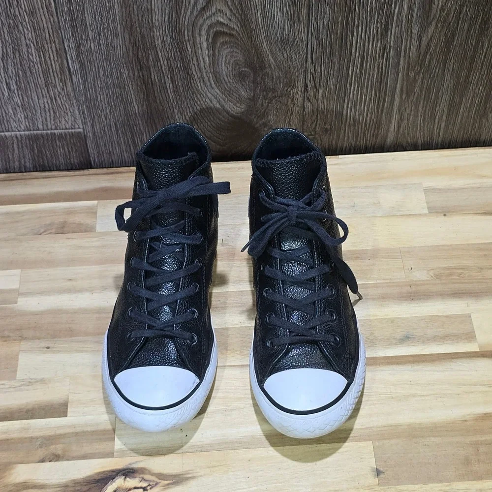 Converse Chuck Taylor All Star High Top Youth Size 2 Black Pebbled Leather Shoes